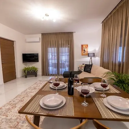 アパート Filoxenia Luxury Tríkala