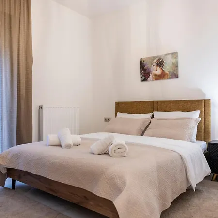 Filoxenia Luxury アパート