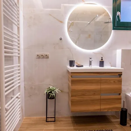 Filoxenia Luxury アパート